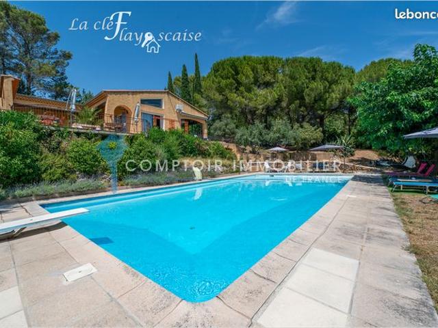 Villa 8 pièces 263 m²