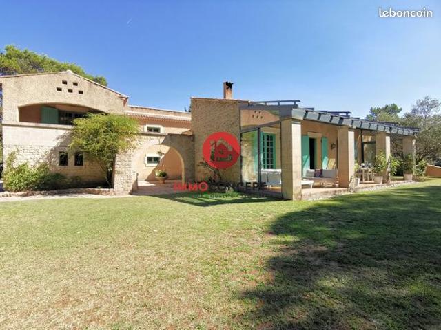 Villa 8 pièces 265 m²