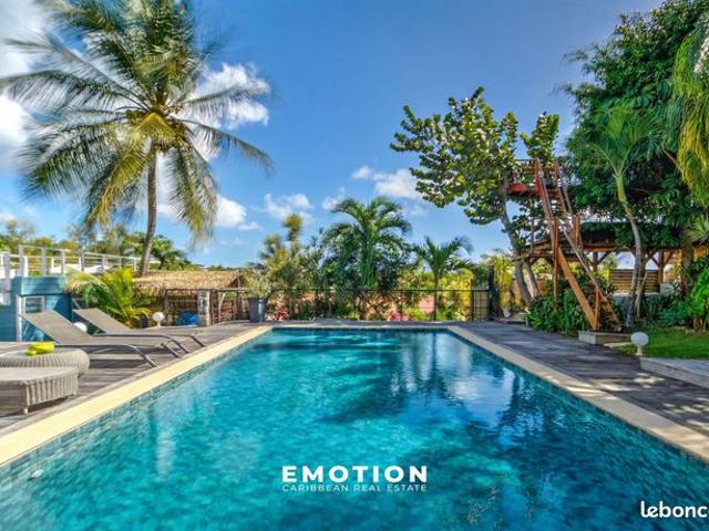 Villa 8 pièces 265 m²