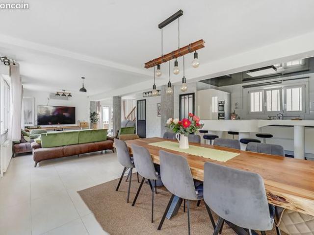 Villa 8 pièces 266 m²