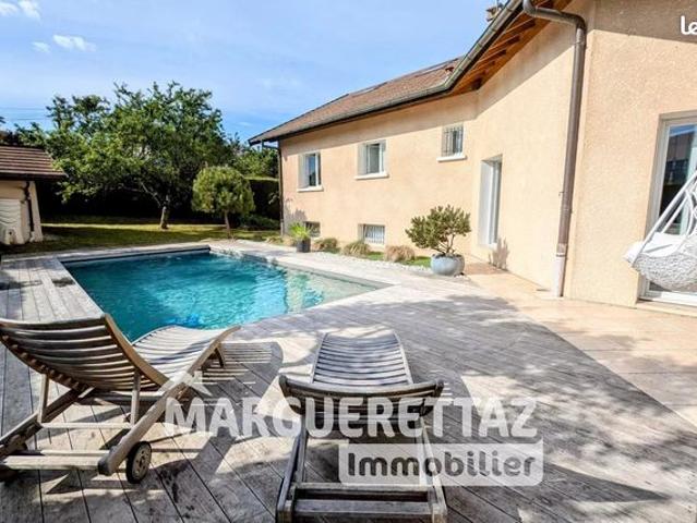 Villa 8 pièces 266 m²