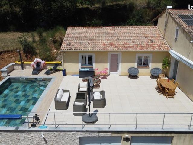 Villa 8 pièces 267 m²