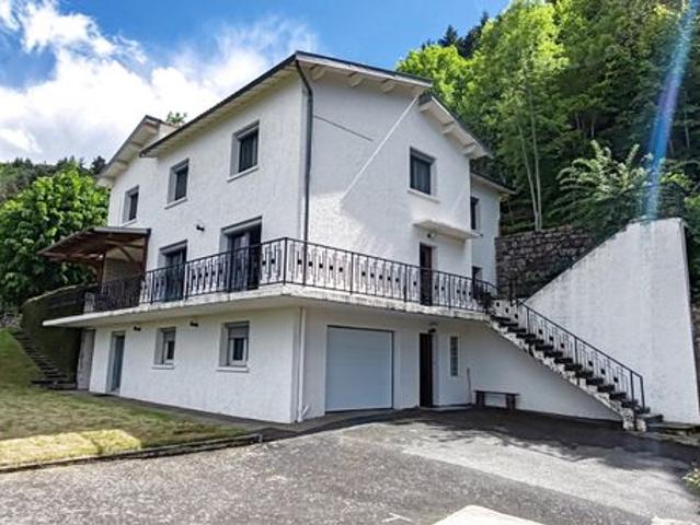Villa 8 pièces 268 m²