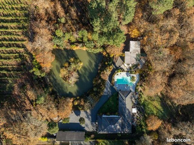 Villa 8 pièces 269 m²
