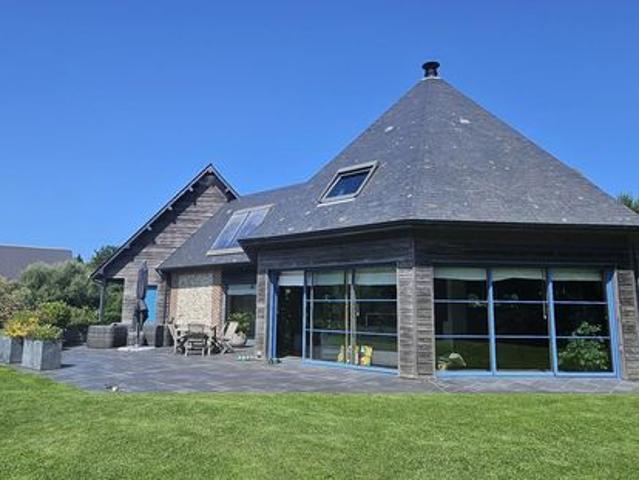 Villa 8 pièces 270 m²