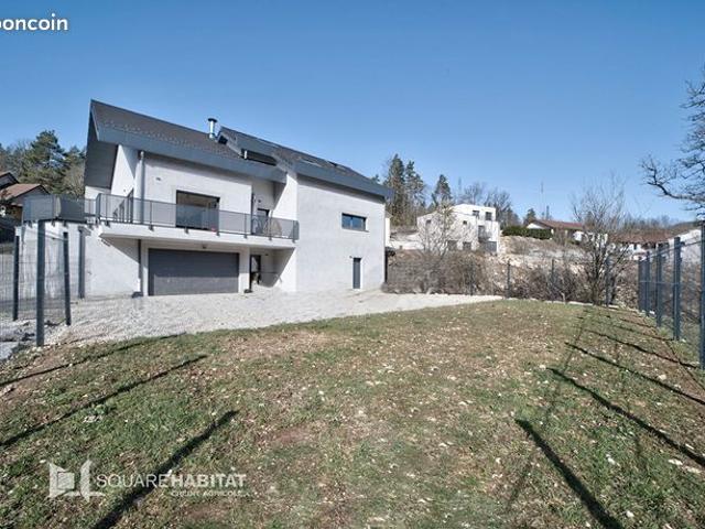 Villa 8 pièces 270 m²