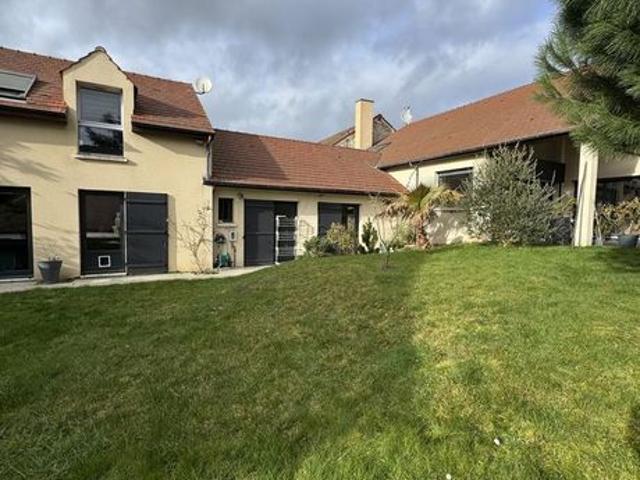 Villa 8 pièces 270 m²