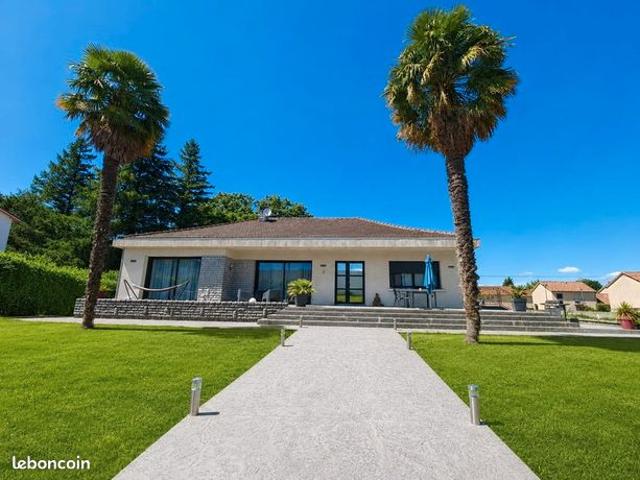 Villa 8 pièces 275 m²