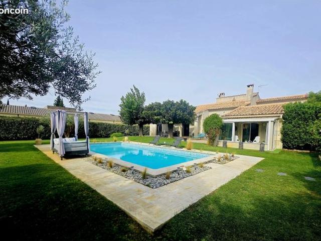 Villa 8 pièces 275 m²