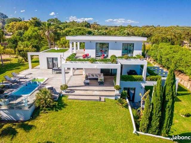 Villa 8 pièces 278 m²