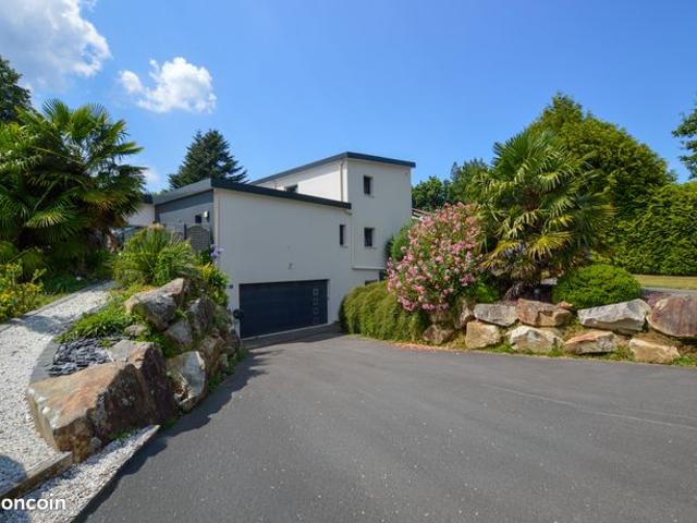 Villa 8 pièces 279 m²