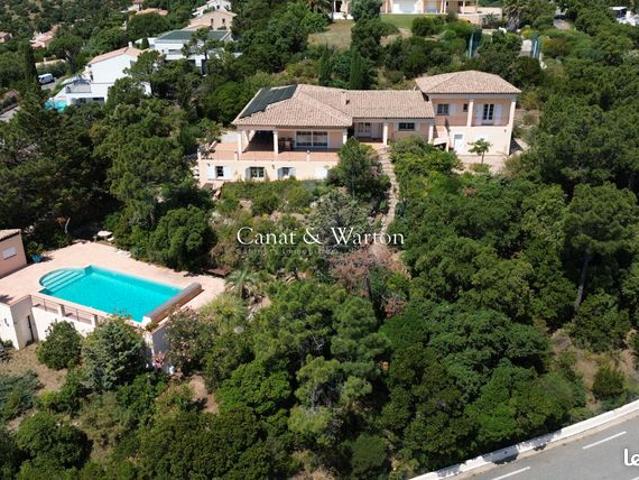 Villa 8 pièces 280 m²