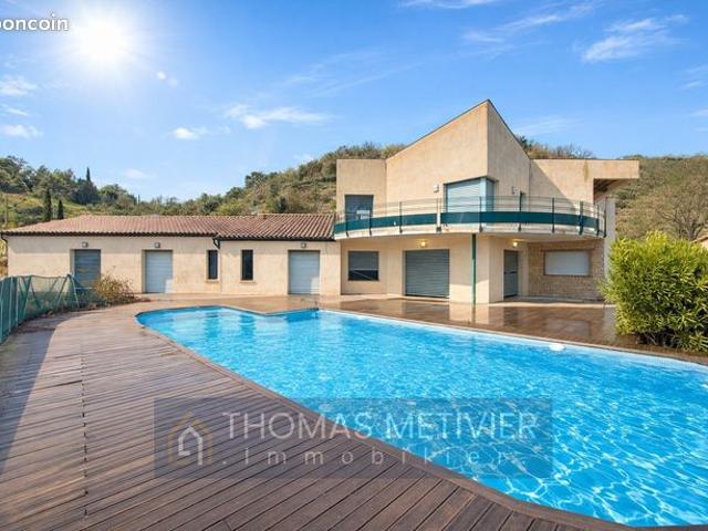 Villa 8 pièces 280 m²