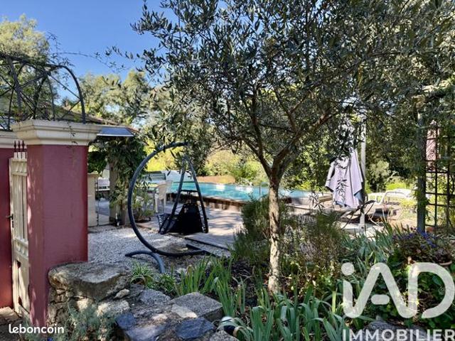 Villa 8 pièces 280 m²