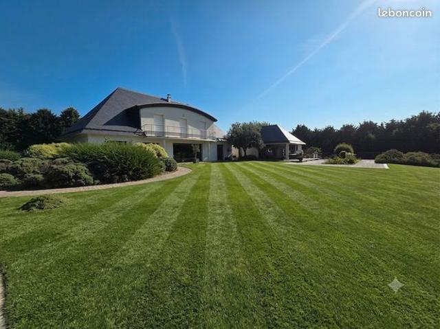 Villa 8 pièces 280 m²