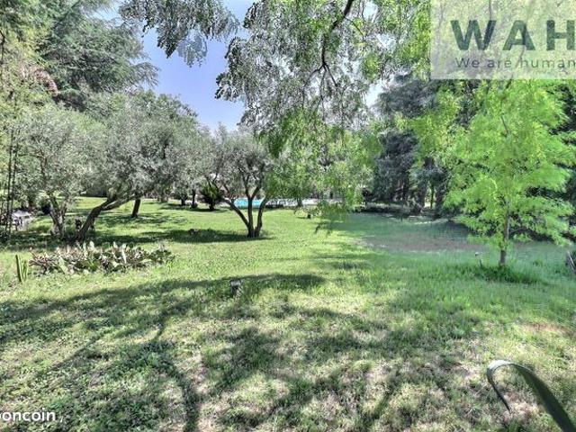 Villa 8 pièces 283 m²