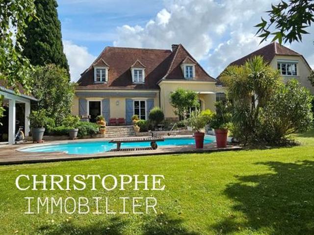 Villa 8 pièces 285 m²