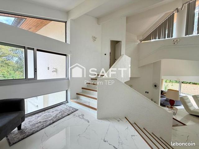 Villa 8 pièces 286 m²