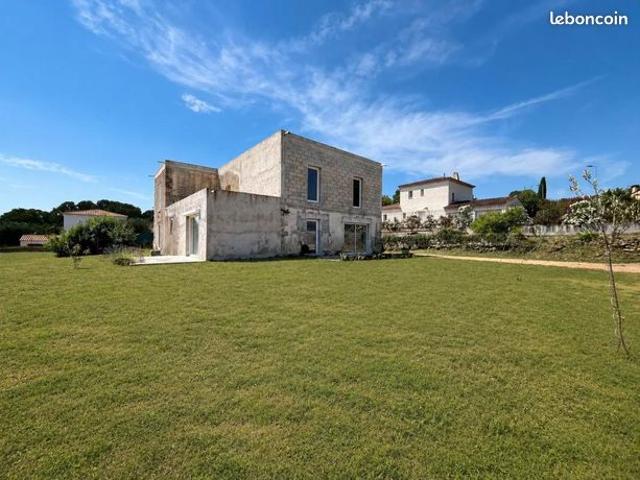 Villa 8 pièces 287 m²
