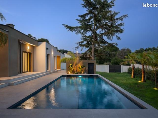 Villa 8 pièces 290 m²