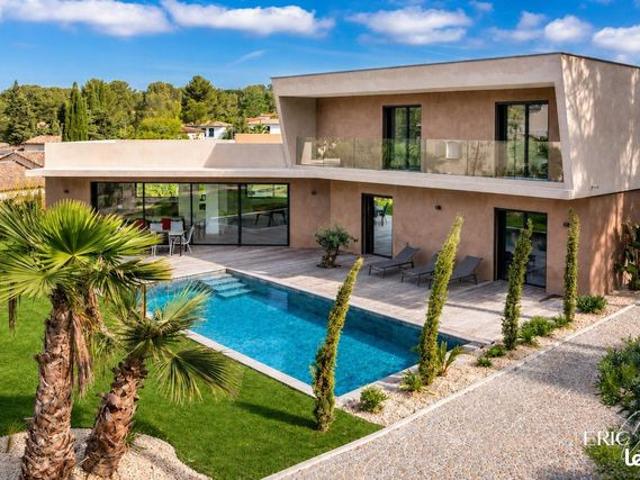Villa 8 pièces 291 m²