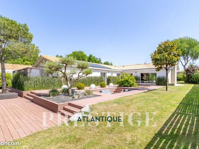 Villa 8 pièces 293 m²