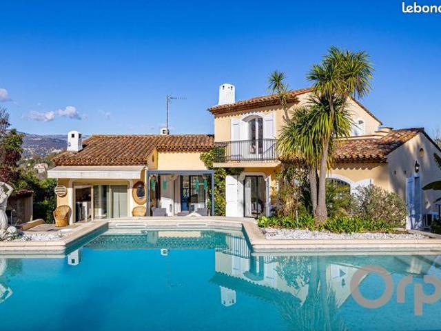 Villa 8 pièces 300 m²