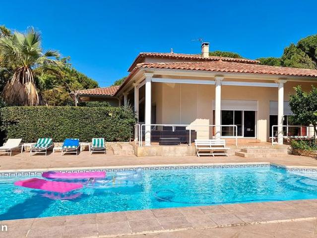 Villa 8 pièces 300 m²