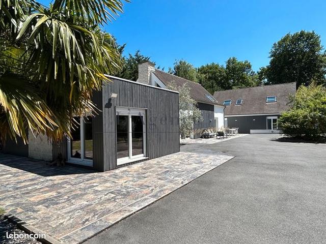 Villa 8 pièces 300 m²