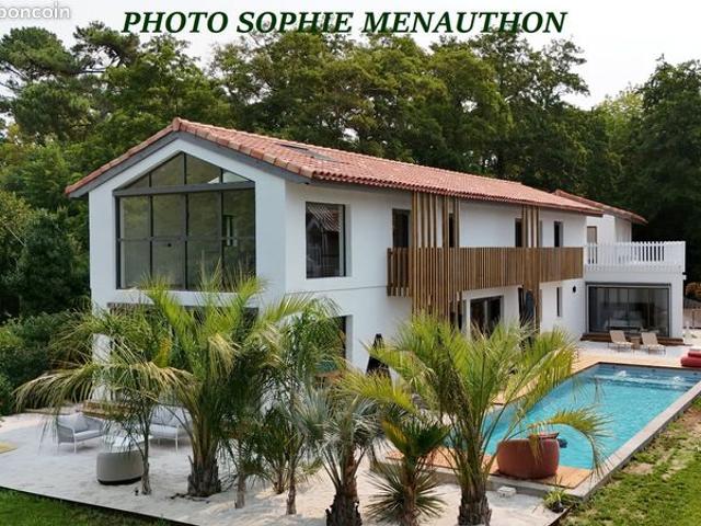Villa 8 pièces 300 m²