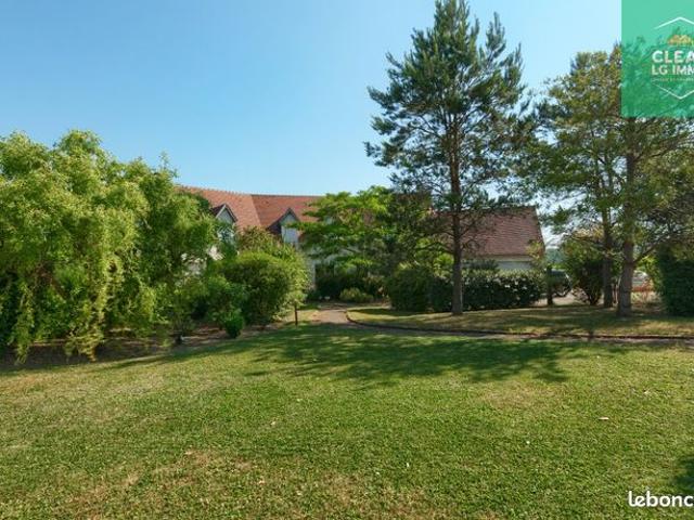 Villa 8 pièces 300 m²