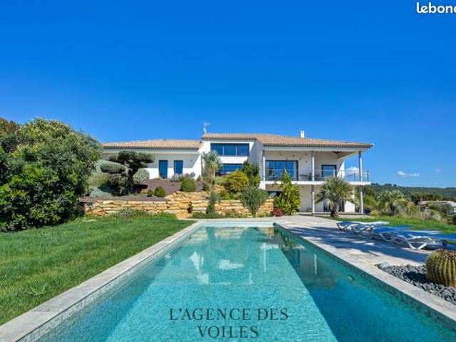 Villa 8 pièces 304 m²