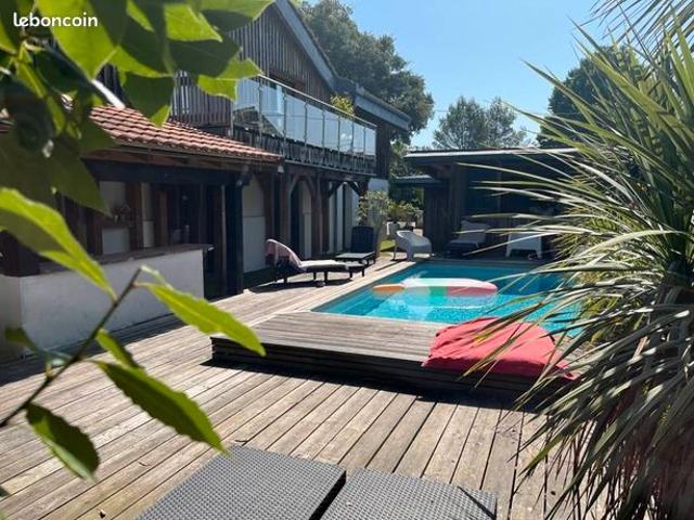 Villa 8 pièces 308 m²