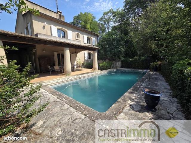 Villa 8 pièces 308 m²