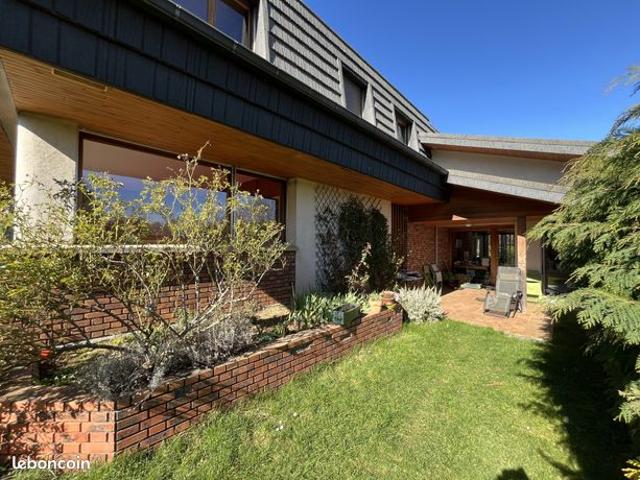 Villa 8 pièces 309 m²