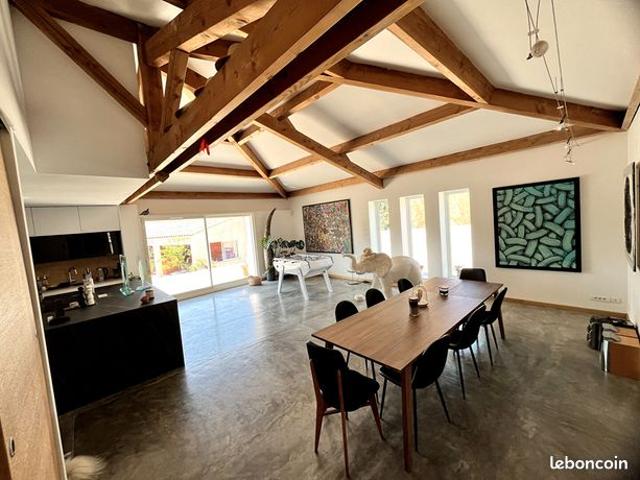 Villa 8 pièces 310 m²