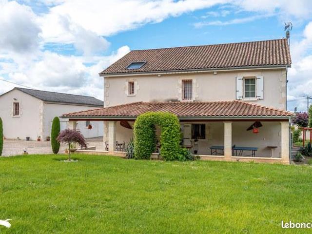 Villa 8 pièces 310 m²