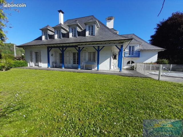 Villa 8 pièces 316 m²