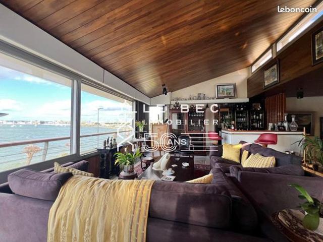 Villa 8 pièces 317 m²