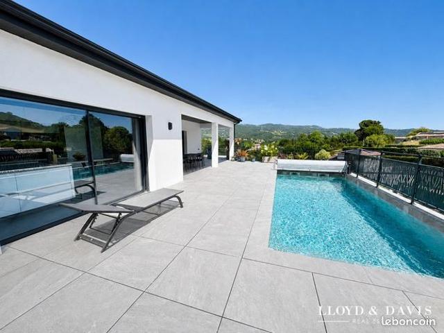 Villa 8 pièces 322 m²