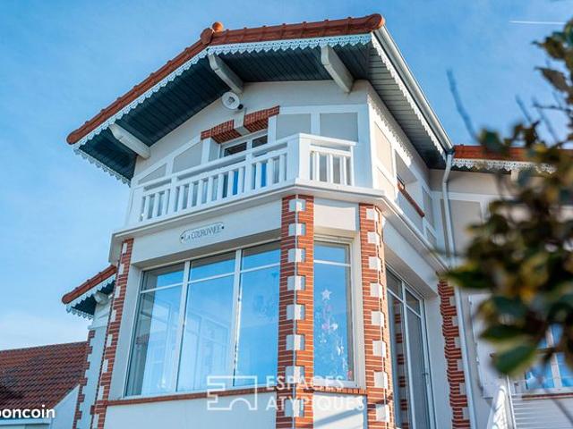 Villa 8 pièces 330 m²