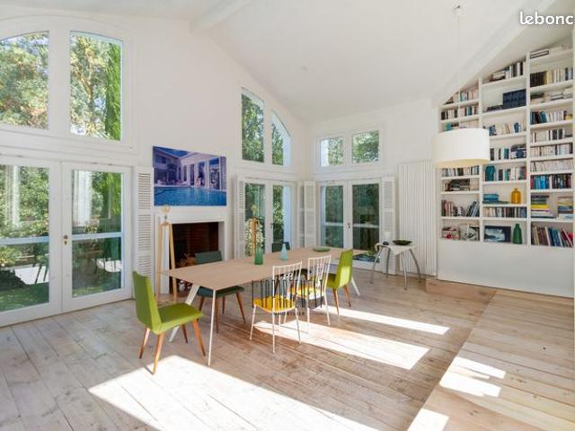 Villa 8 pièces 330 m²