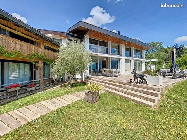 Villa 8 pièces 343 m²