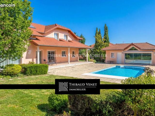 Villa 8 pièces 350 m²