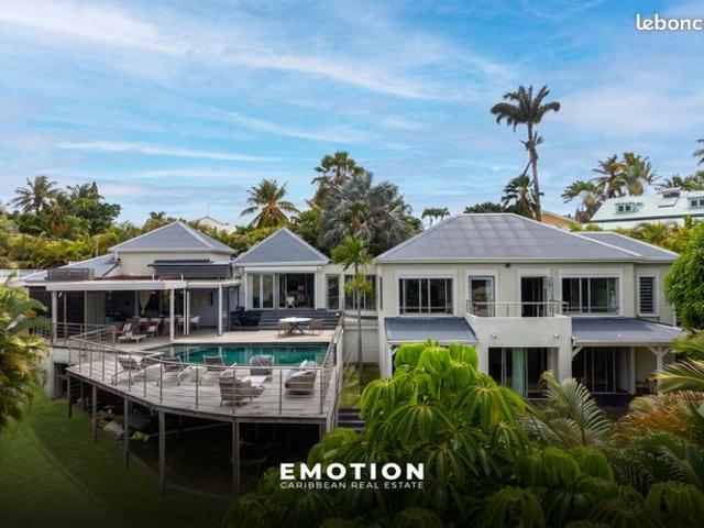 Villa 8 pièces 351 m²