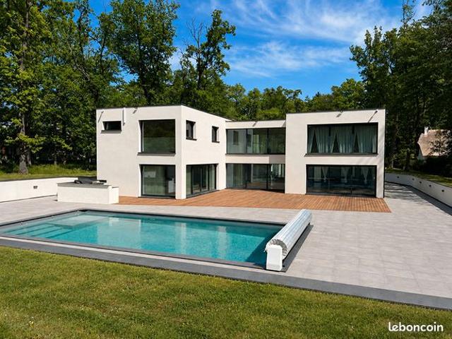 Villa 8 pièces 359 m²