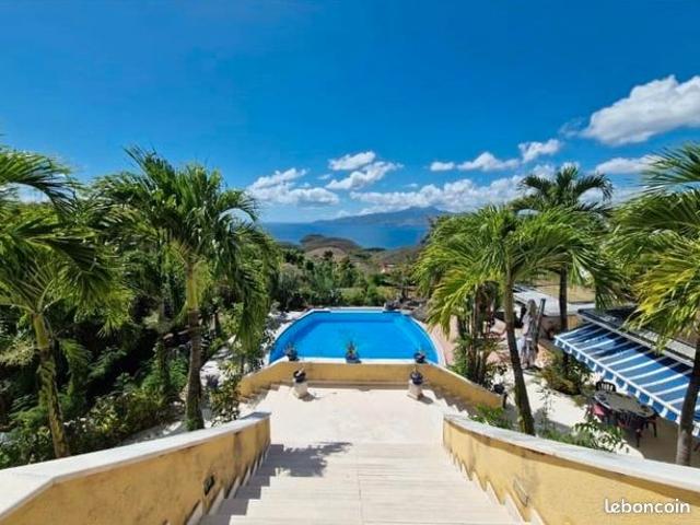 Villa 8 pièces 360 m²