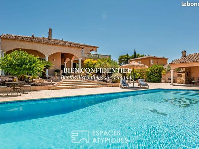 Villa 8 pièces 370 m²