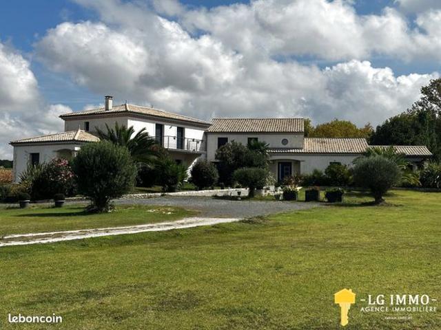 Villa 8 pièces 390 m²