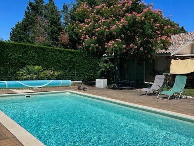 Villa 8 pièces avec piscine